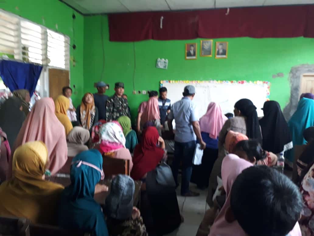 Monitoring BLT, Sertu Teguh Bantu Tertibkan Warga Penerima Manfaat