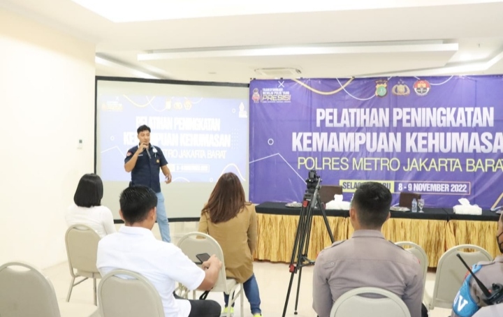 Polres Metro Jakarta Barat Menggelar Pelatihan Peningkatan Kemampuan Kehumasan