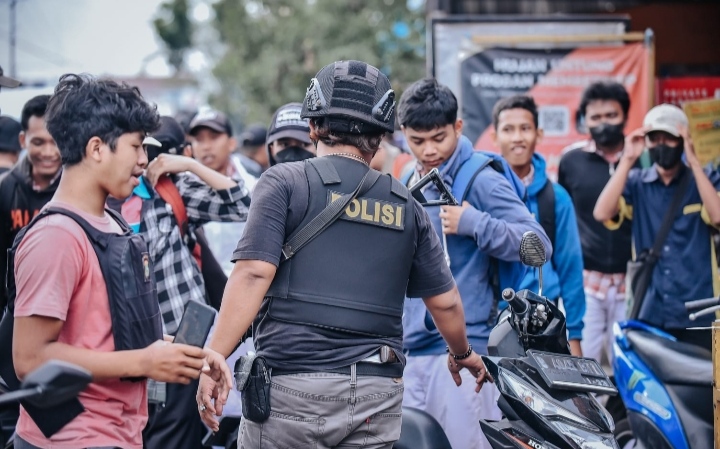 Unit Reskrim Polsek Cengkareng Melaksanakan Patroli Siang Hari Di Titik Titik Rawan  Kriminalitas