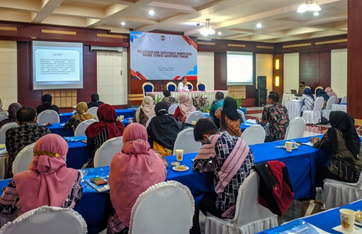 Pelatihan Dan Sertifikasi Kompetensi Teknisi Akuntansi Yunior Berbasis SAK ETAP Untuk Puskesmas Kabupaten Ciamis.