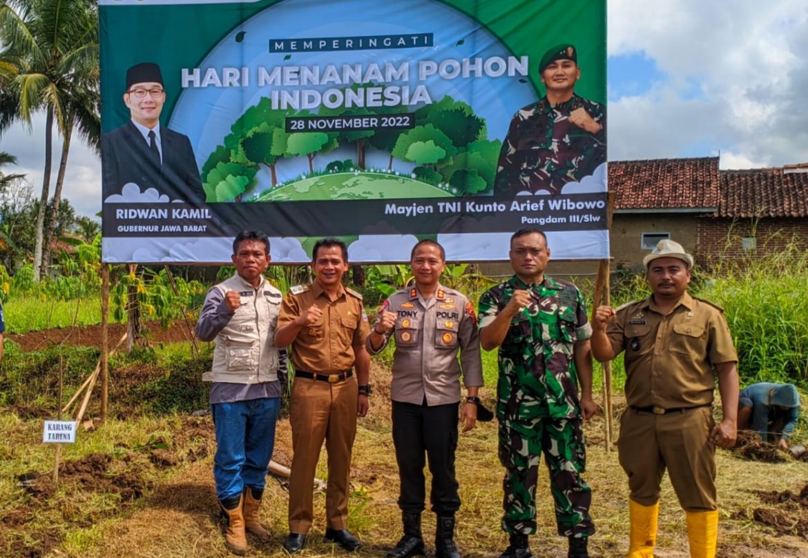 Peringati Hari Menanam Pohon Indonesia Tingkat Jabar, Wabup Ciamis Tanam 1.000 Bibit Pohon