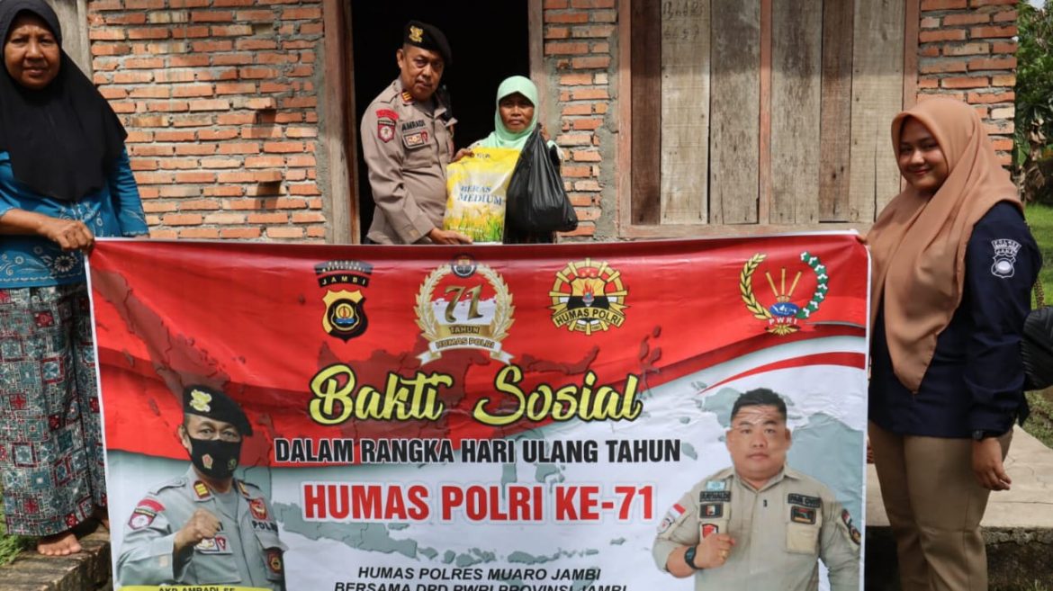 Humas Polres Muaro Jambi Merakyat Bersama DPD PWRI Provinsi Jambi di HUT Humas Polri Ke 71 Gelar Baksos