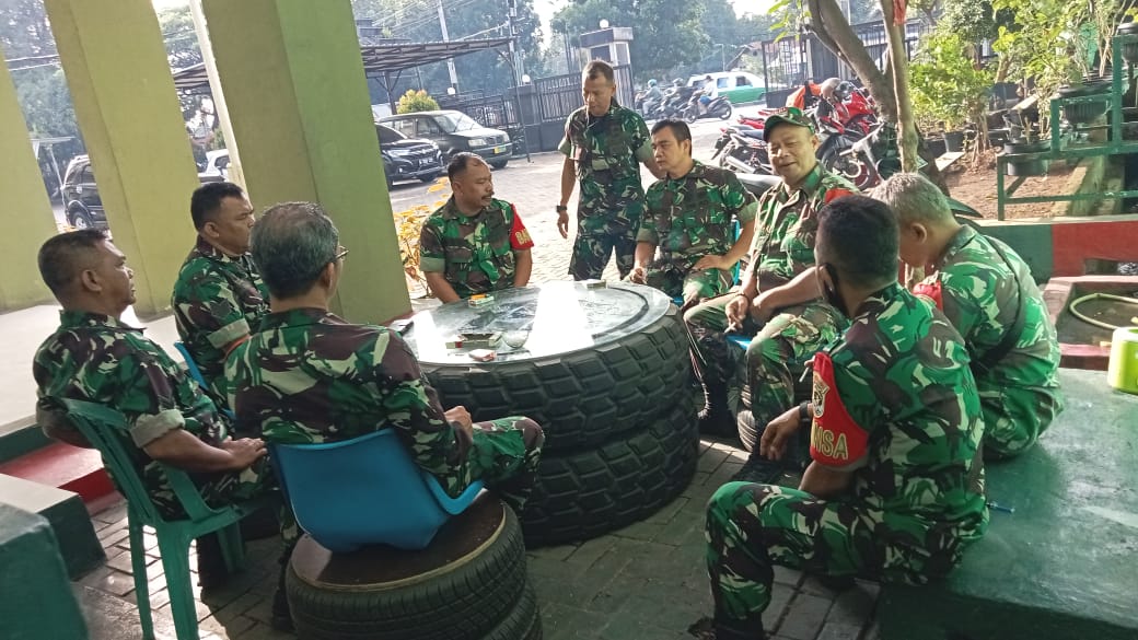 Bati Komsos Berikan Arahan Materi Komsos Kepada Personil