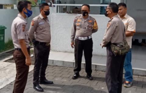 Personil Polsek Cikoneng Kembali Edukasi Warga Pentingnya Penerapan Prokes