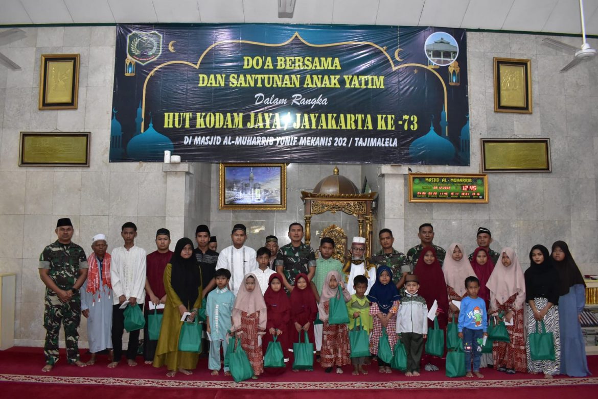 Doa Bersama dan pemberian Santunan Anak Yatim Dalam Rangka Memperingati HUT Kodam Jaya/Jayakarta