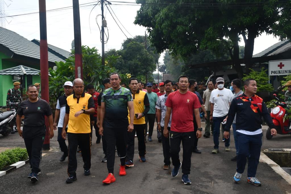Dalam rangka HUT Kodam Jaya/Jayakarta, Batalyon Armed-7/105 GS/Biringgalih mengadakan kegiatan olah raga bersama FORKOPIMDA
