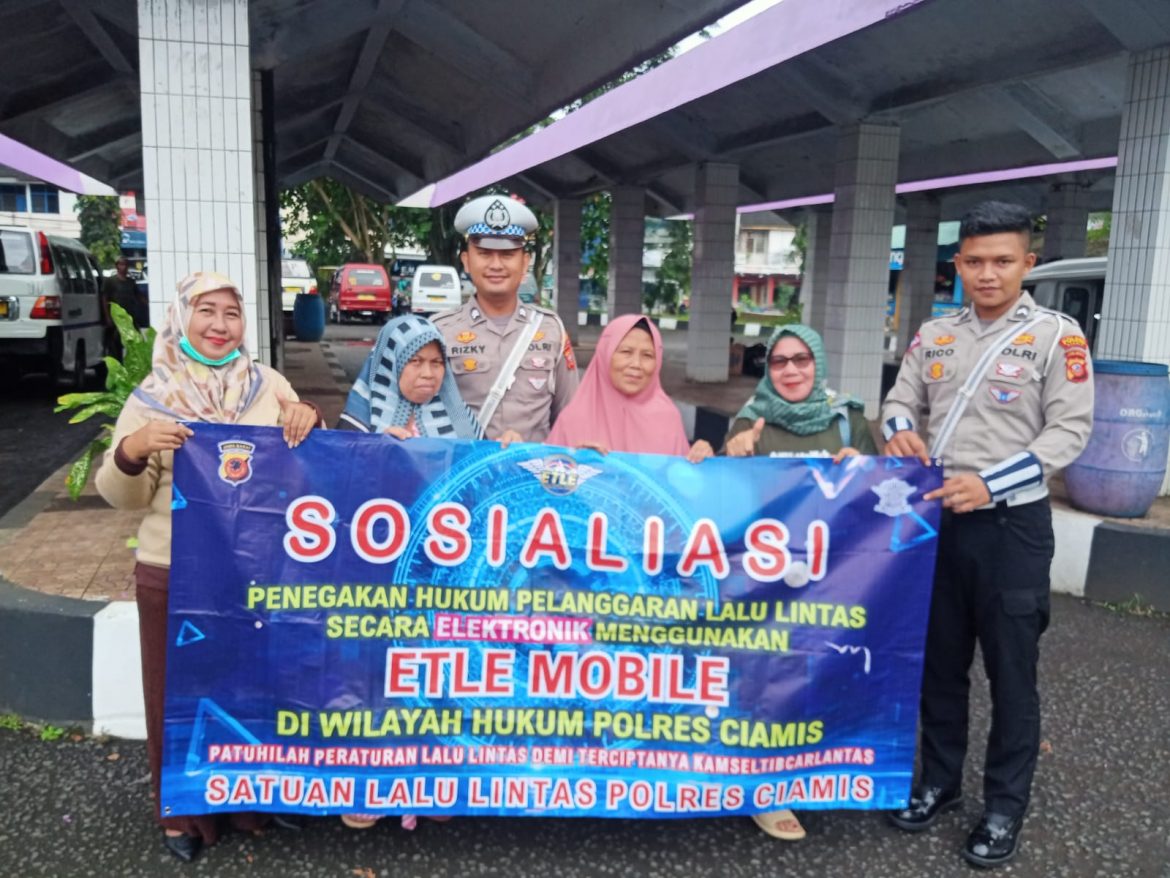 Di Pusat  Keramaian: Satlantas Polres Ciamis Sosialisasi dan Edukasi Masyarakat Terkait Pemberlakuan Penerapan ETLE Mobile