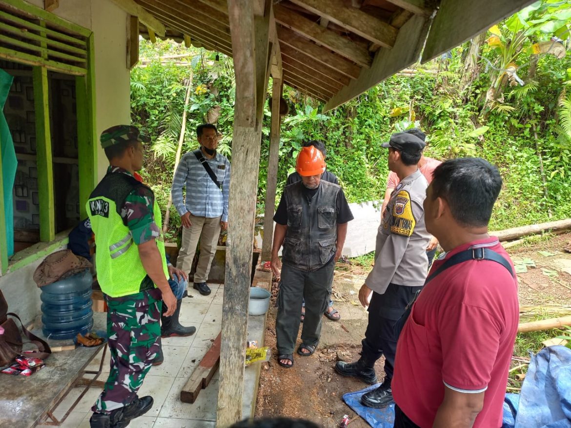 Bentuk Kedekatan Polri Bersama Masyarakat, Bhabinkamtibmas Polsek Ciamis Secara Rutin Silaturahmi dan Sambangi Masyarakat