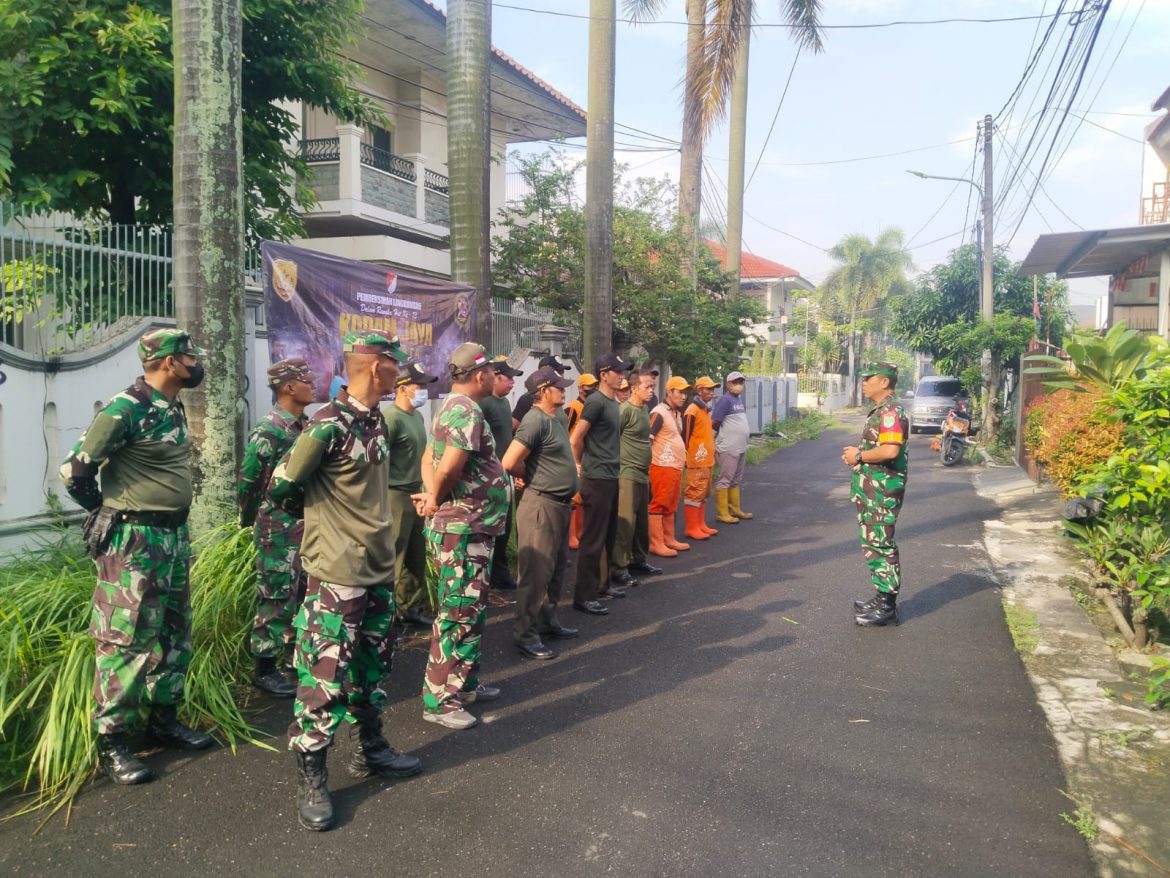 Peringati HUT ke 73 Kodam Jaya, Koramil 07/KB laksanakan Karya Bakti Pembersihan lingkungan