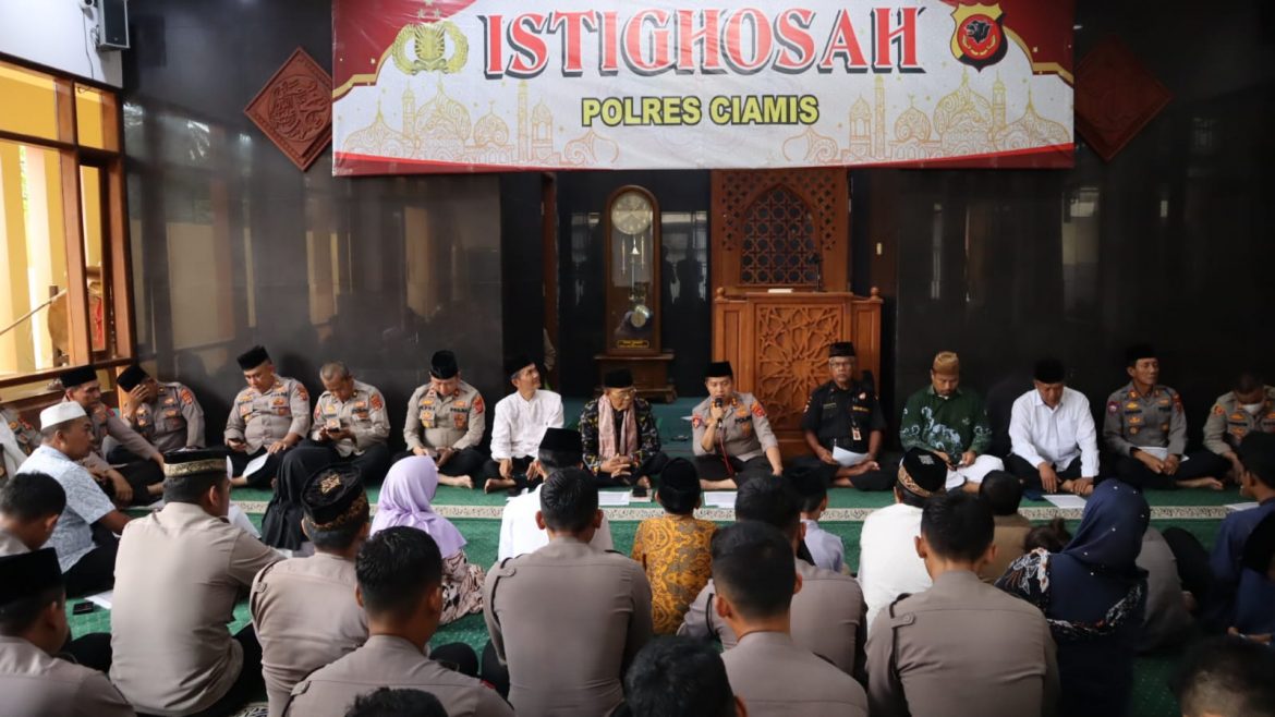 Jelang Akhir Tahun 2022, Polres Ciamis Gelar Istigosah dan Do’a Bersama Memohon Keselamatan Dari Allah SWT