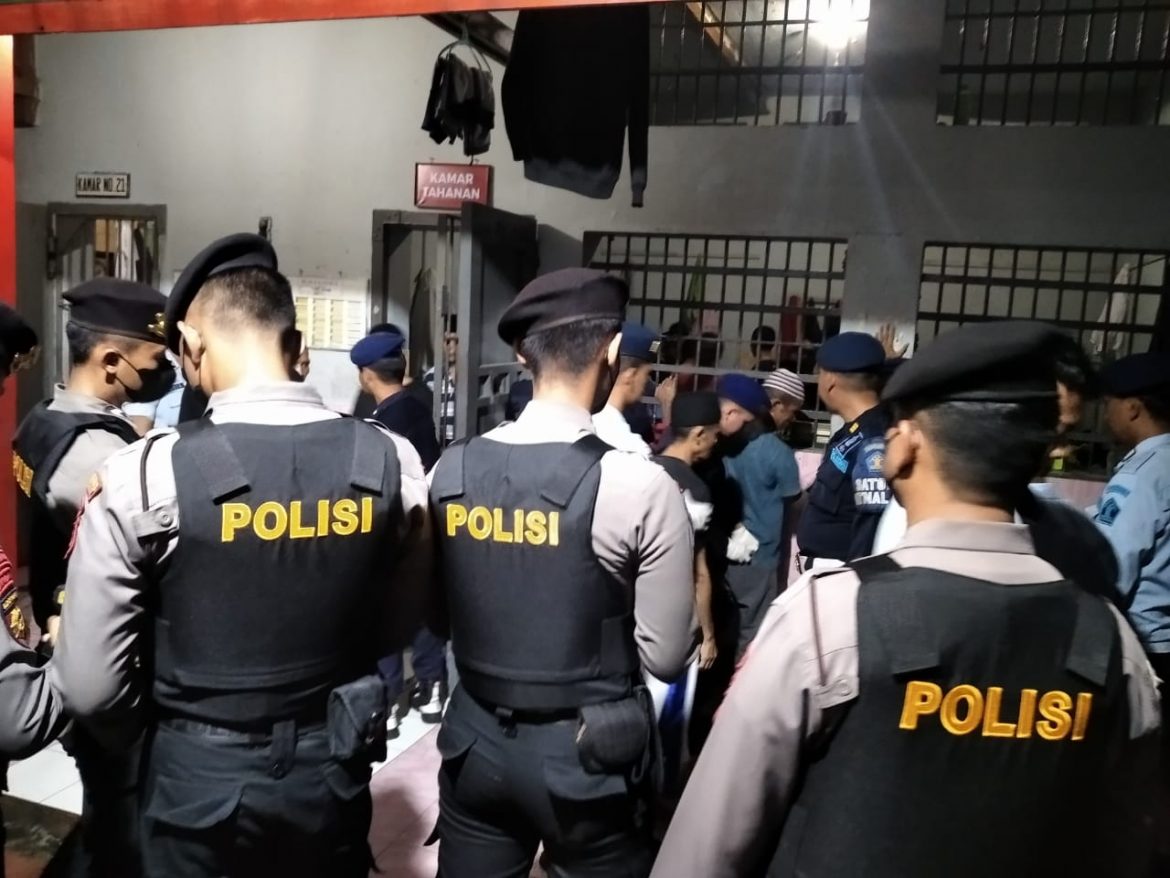 Ops Gabungan Satuan Samapta Polres Ciamis Bersama BNNK dan Lapas Ciamis Keseluruh Kamar Warga Binaan