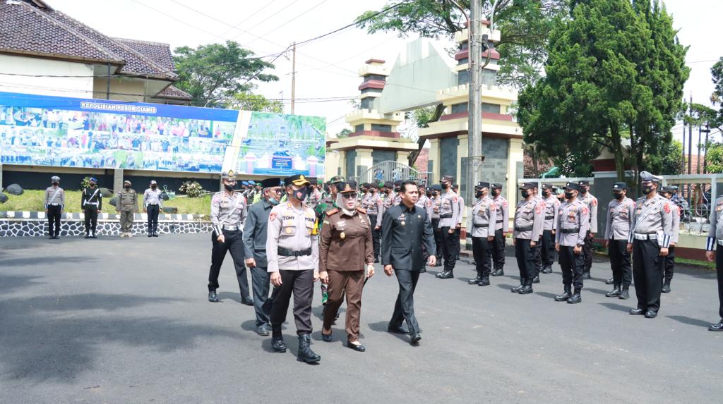Jelang Pengamanan Nataru 2023, Kapolres Ciamis Pimpin Apel Gelar Pasukan Ops Lilin Lodaya 2022