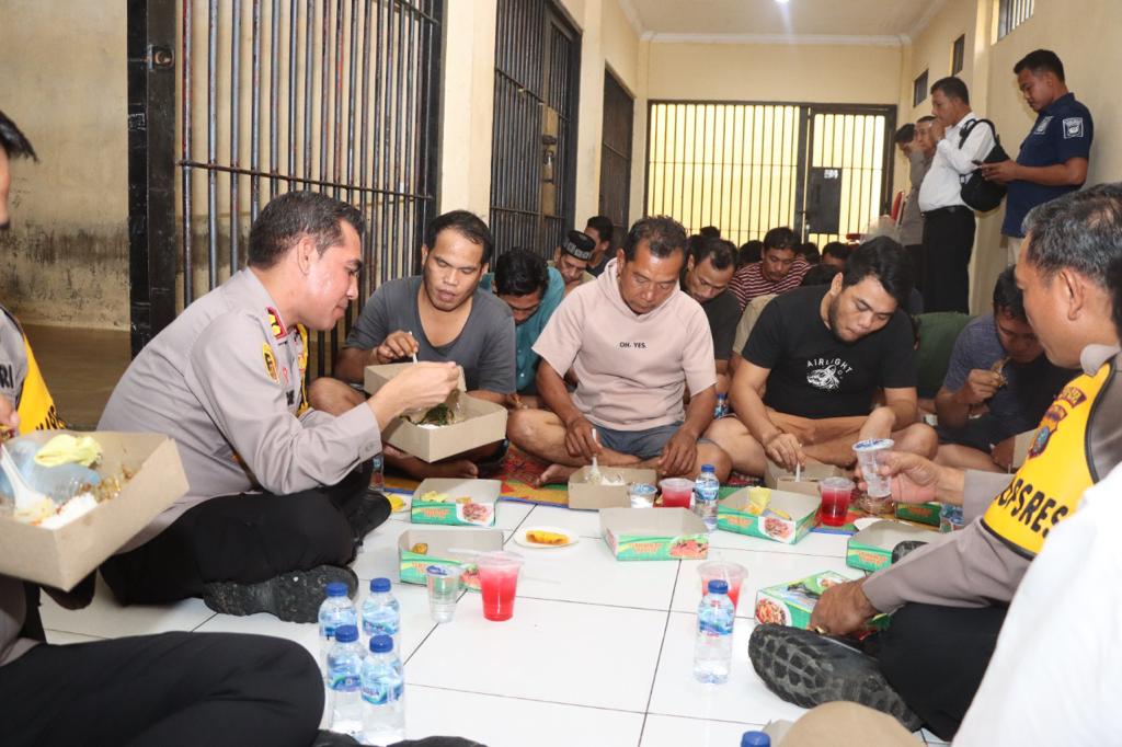 AKBP Jose D.C. Fernandes, S.I.K Rayakan Natal Bersama Tahanan Dengan Penuh Makna