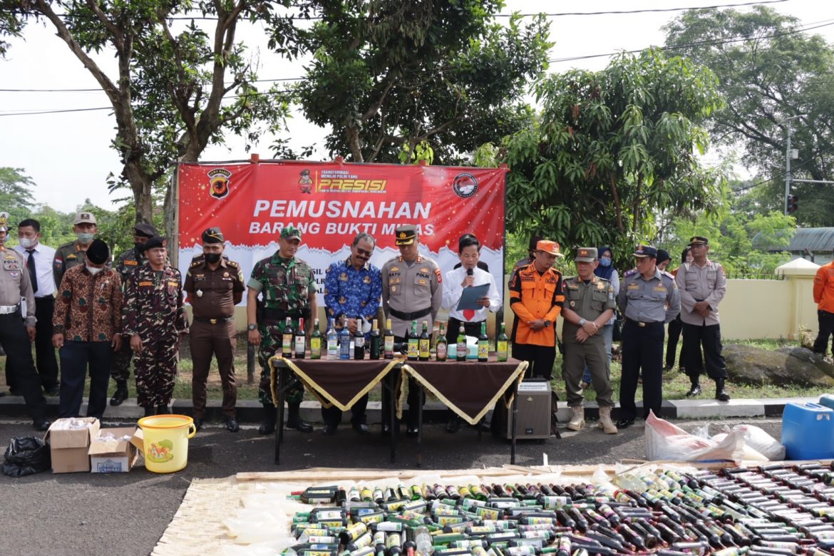 Dalam Ops Pekat Lodaya 2022, Sat Narkoba Polres Banjar Berhasil Amankan Ribuan Botol Miras
