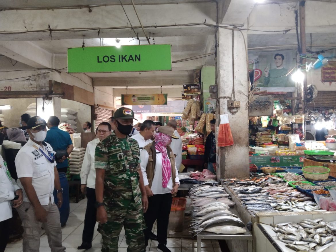 Wakili Dandim 0510/Tigaraksa, Danramil 02/Curug Bersama Forkopimda Cek Ketersediaan Pangan Jelang Nataru 2023