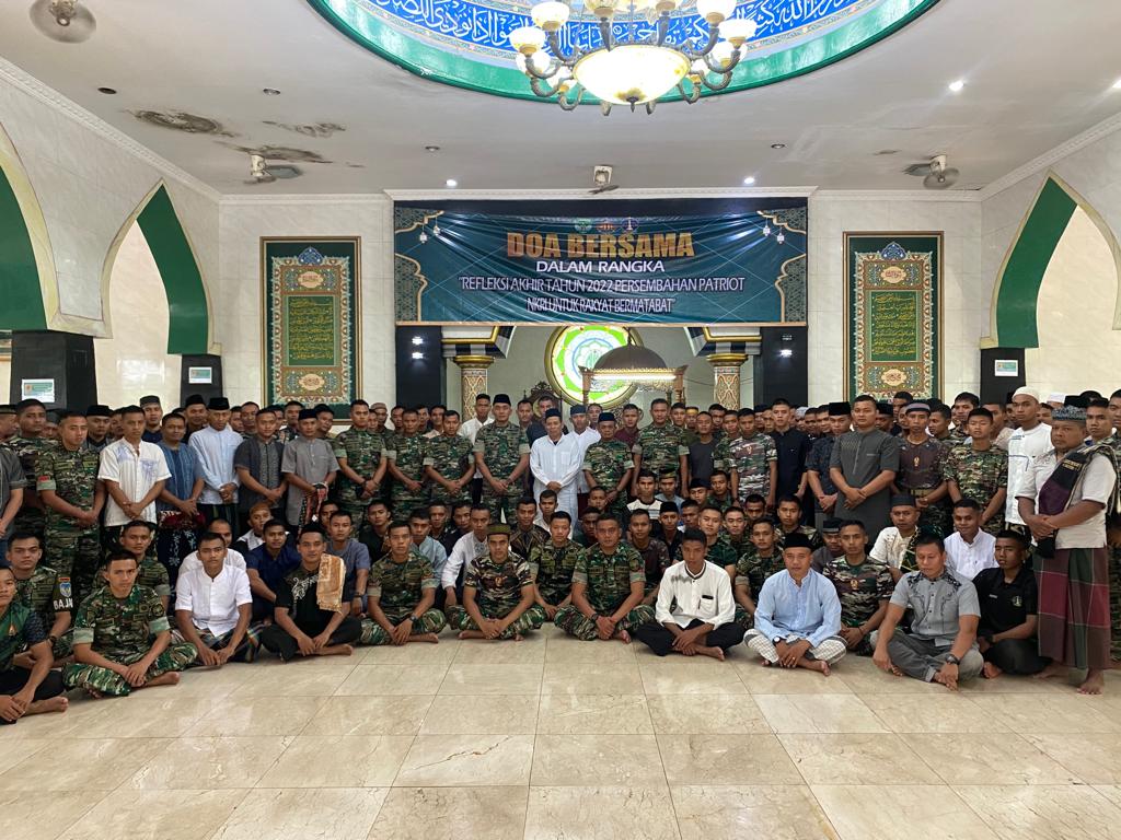 Dalam Rangka Refleksi Akhir tahun 2022 Yonif Mekanis 201/JY, Melaksanakan Doa Bersama di Masjid An-Nur