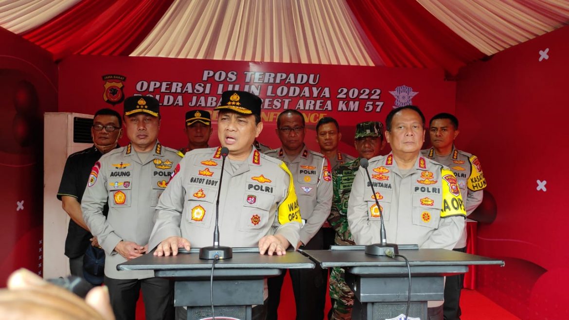 Jelang Akhir Tahun, Wakapolri Kembali Tinjau KM 57 Cikampek Jawa Barat Dalam Rangka Pengecekan Ops Lilin Lodaya 2022