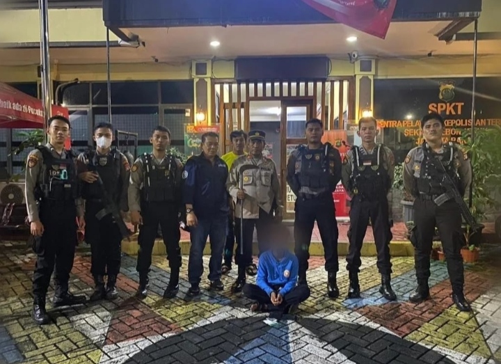 Tim Patroli Perintis Presisi Polres Metro Jakarta Barat Mengamankan Seorang Remaja Tanggung Yang Di Duga Hendak Melakukan Aksi Tawuran
