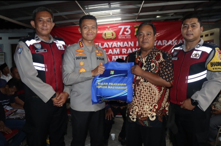 Polresta Bandara Soekarno-Hatta Gelar Sambang Rw Serentak Program Malam Pelayanan Masyarakat Dan Bagikan Paket Sembako