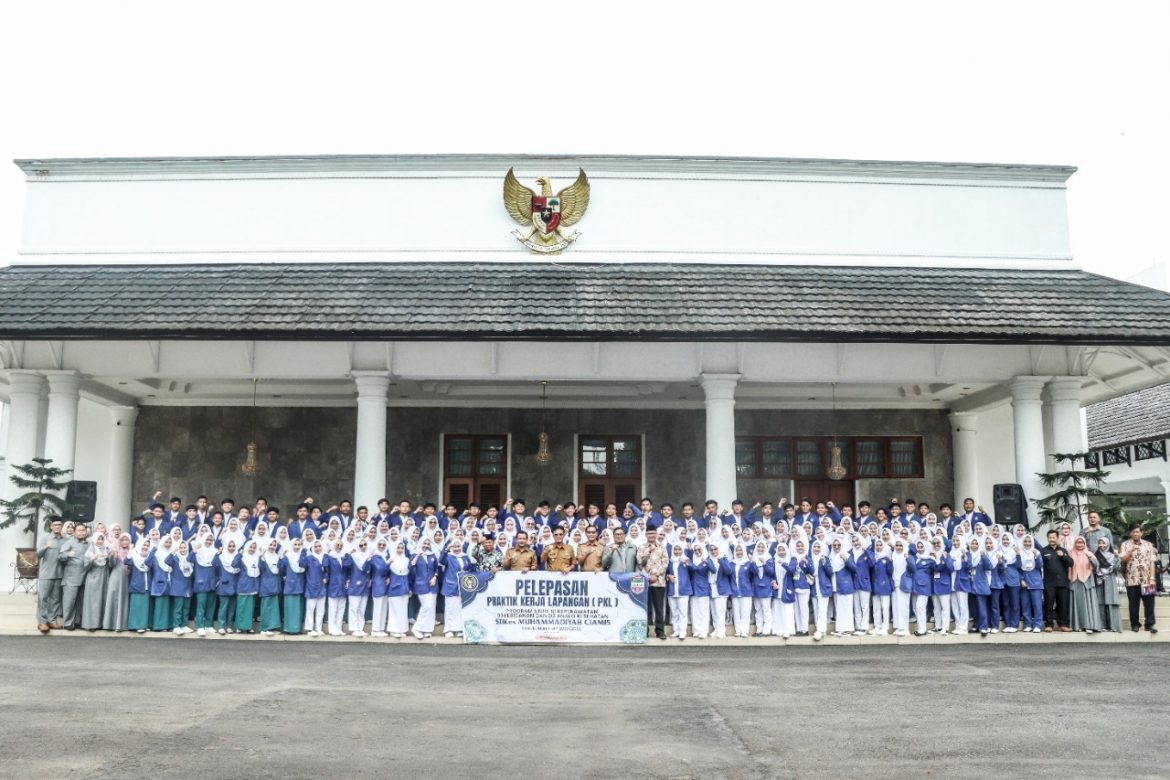 Lepas 149 Peserta PKL STIKes Muhammadiyah, Bupati Ciamis : Manfaatkan Ilmu Yang didapat Kepada Masyarakat
