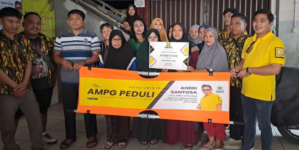 Peduli Terhadap Warga, Ketua AMPG Berikan Bantuan 8 Tandu Bagi Warga Rusun Pesakih Cengkareng