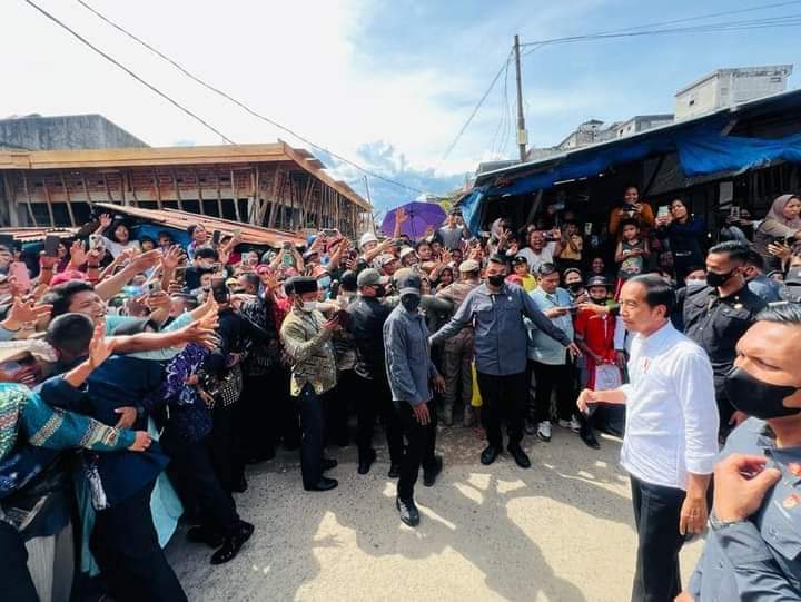 Presiden Jokowi Tinjau Aktivitas Pasar Bunda Sri Mersing di Dumai