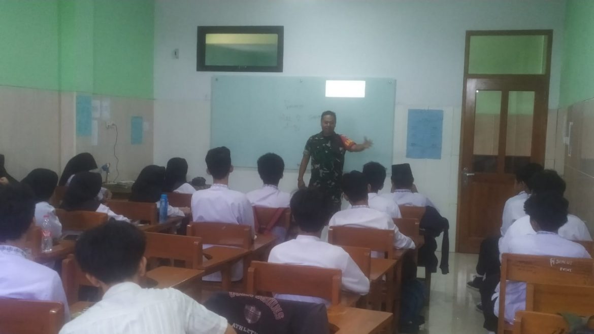 Babinsa Berikan Materi Tentang Ketaatan Dan Kedisiplinan