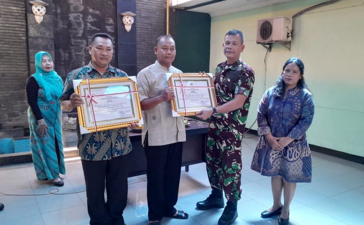 Danramil 04 Cikupa Lepas Dua Anggota Purna Tugas