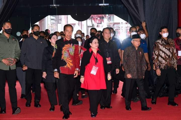 •Dorong Pembangunan Ekosistem Industri Terintegrasi, Presiden: Tingkatkan Nilai Tambah Ratusan Kali•