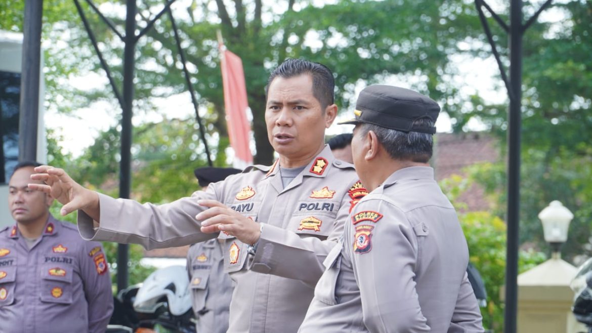 Maksimalkan Pelayanan Terhadap Masyarakat, Kapolres Banjar Cek dan Perbaiki Kendaraan Dinas
