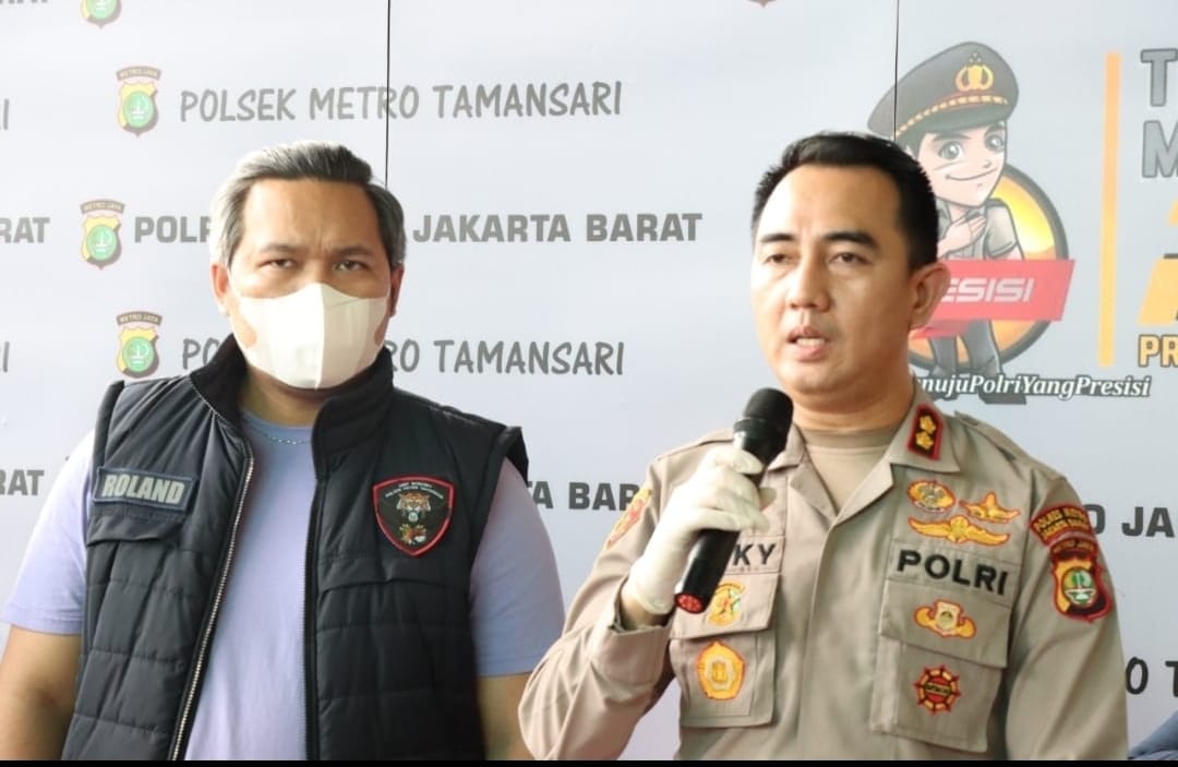 Polsek Metro Taman Sari Jakarta Meringkus Dua Orang Spesialis Pencongkel Mesin ATM