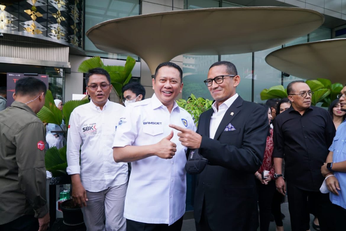 Ketua Umum IMI Bamsoet Bersama Sandiaga Uno dan Direktur Operasi ITDC serta Dirut MGPA Lakukan Kick Off WSBK Indonesian Round 2023