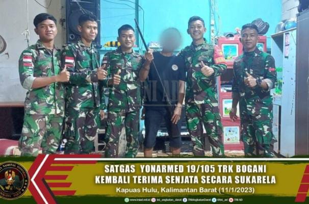 Satgas Yonarmed 19/105 Trk Bogani Kembali Terima Senjata Secara Sukarela