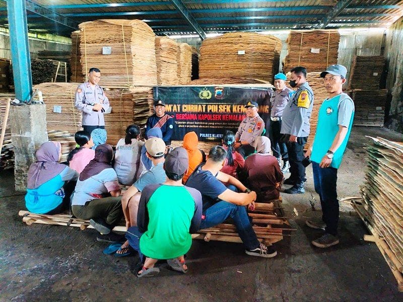Atasi Permasalahan Masyarakat, Kepolisian Sektor Kemalang Gelar “Jumat Curhat”