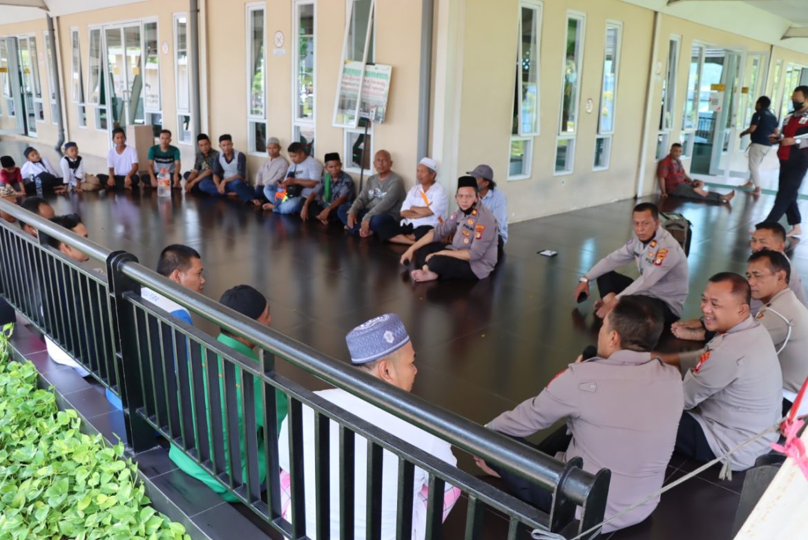 Polresta Bandara Soekarno-Hatta Laksanakan Program Jumat Curhat Mesjid Salahuddin Al Ayyubi