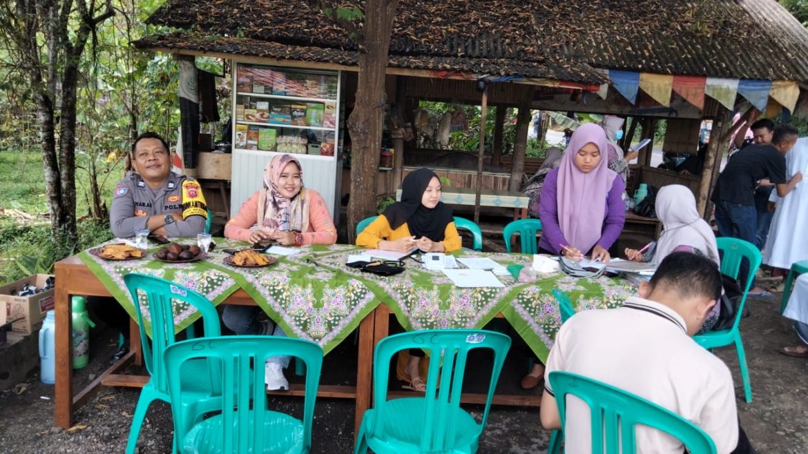 Polsek Cimaragas Polres Ciamis Monitoring Kegiatan Pusbila Posyandu di Desa Beber