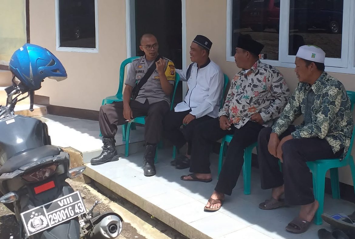 Patroli Kewilayahan, Bhabinkamtibmas Polsek Panjalu Sambang ke Setiap Desa Binaannya
