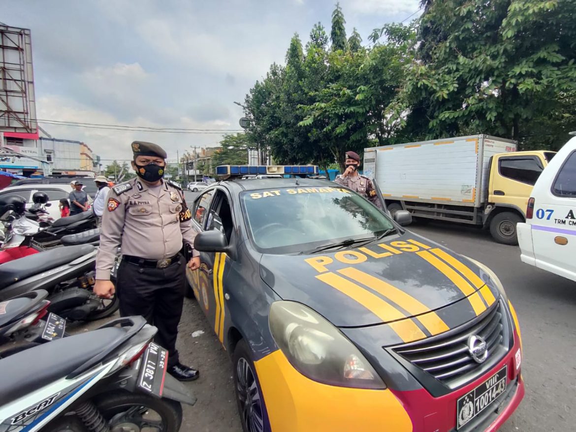 Satuan Samapta Polres Ciamis Sampaikan Himbauan Kamtibmas ke Warga di Pasar