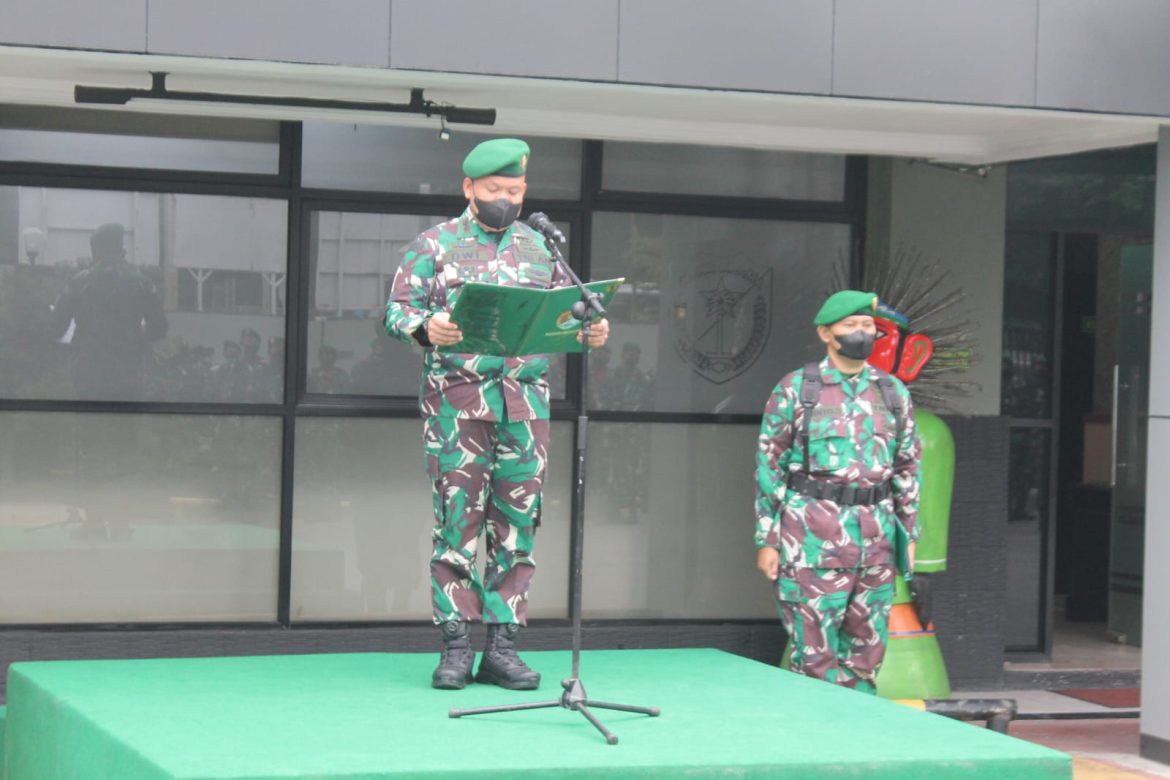 Kasdim 0503/JB Letkol Inf Dwi Tantomo Pimpin Upacara Bendera 17 an