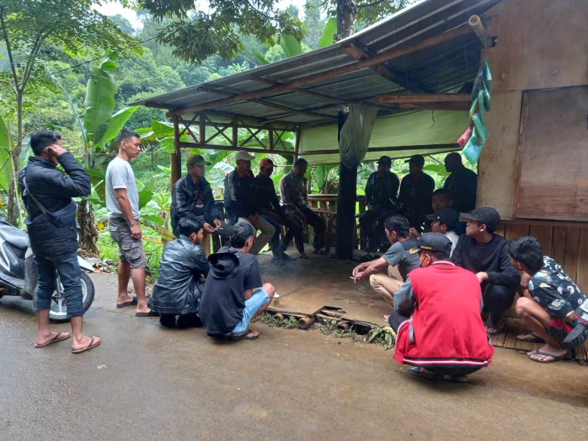 Aiptu Suwardi Bhabinkamtibmas Desa Gunung Geulis Giat Sambang Warga Binaannya
