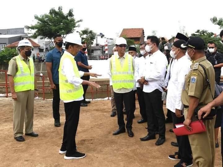 Presiden Jokowi Tinjau Pembangunan Sodetan Kali Ciliwung ke Kanal Banjir Timur