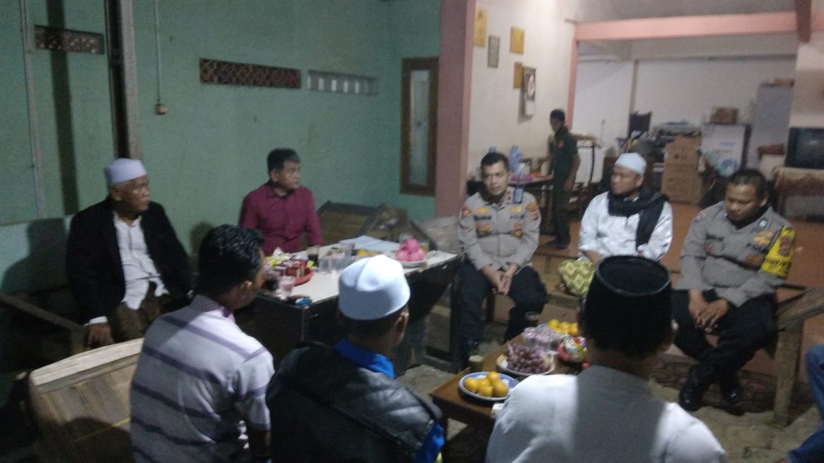 Kunjungan Kapolsek Cileungsi dalam Rangka POLSEK MENDENGAR Curhat Warga Desa Dayeuh