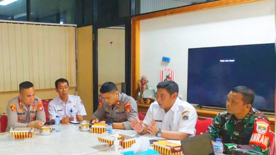 Danramil 03/GP Hadiri Rapat Mingguan Tiga Pilar Tingkat Kecamatan Grogol Petamburan