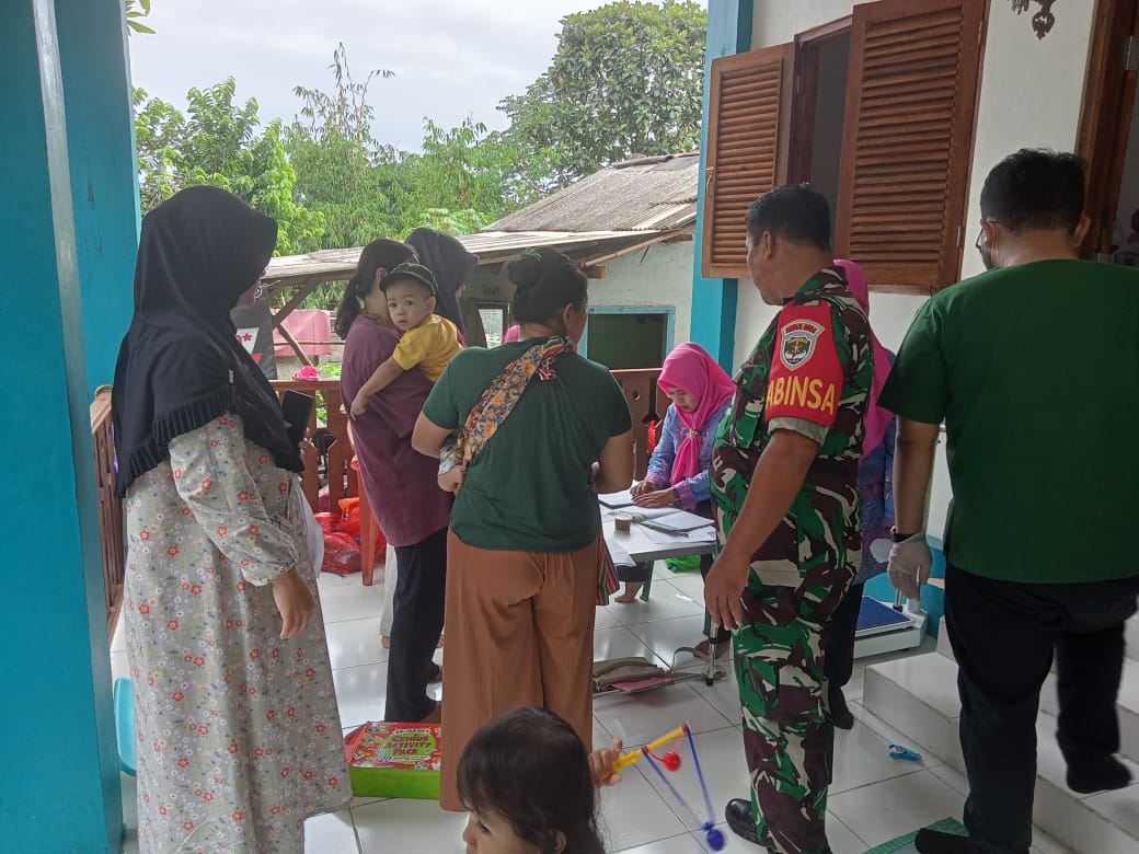 Babinsa Serpong Monitoring Hari Gizi Nasional