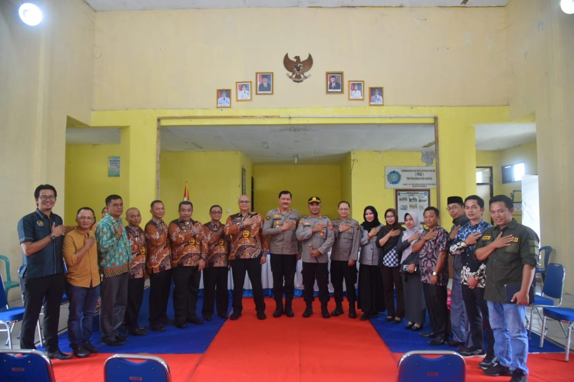 Wakapolda Lampung diwakili Kabid Humas Polda Lampung, Dengarkan Aspirasi Jum’at Curhat warga Hanura