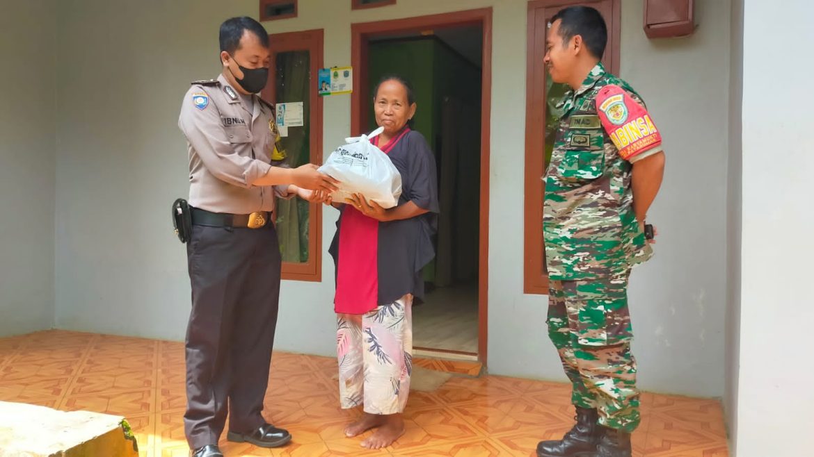 Jum’at Berkah, Warga mendapat Bantuan