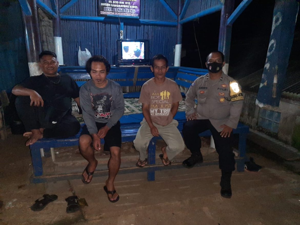 Berikan Rasa Nyaman Saat Malam Hari, Polsek Cipaku Polres Ciamis Patroli Biru KRYD