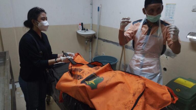 Polsek Jonggol Polres Bogor Gelar Olah TKP di Temukannya Mayat Pria di Dalam Rumah Kosong