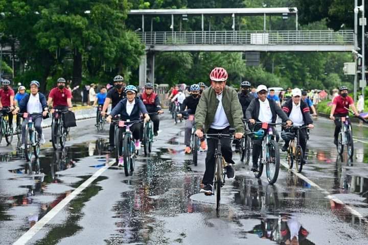 Awali Keketuaan ASEAN 2023, Presiden Bersepeda dan Jalan ke Bundaran HI