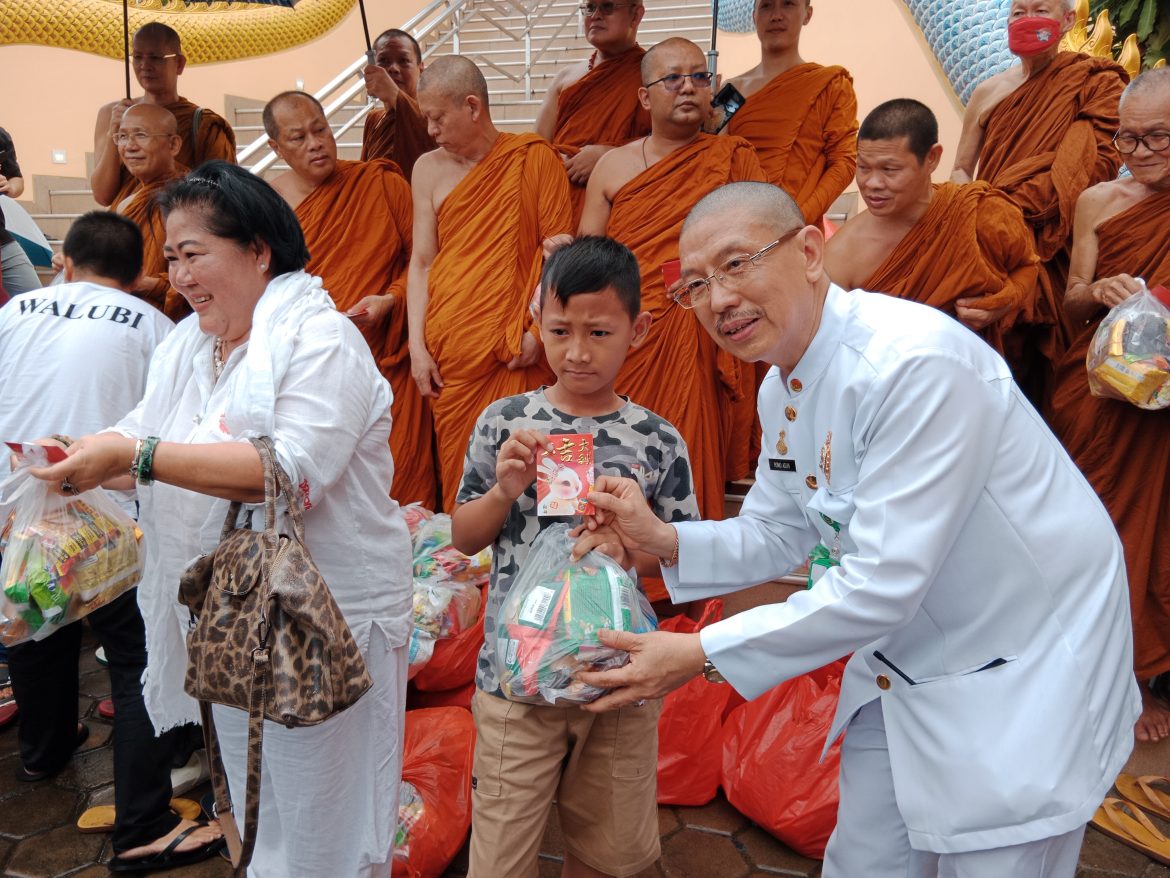 Memperingati Ulang Tahun dan Pencapaian Para Bhikkhu Sangha 20 Vassa dan 10 Vassa